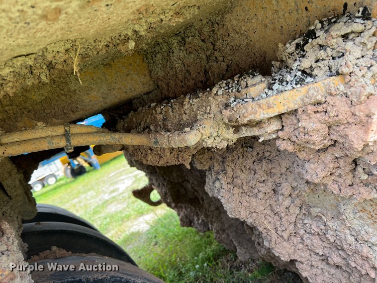 image for item LB9338 1999 Ferguson SP912  pneumatic roller