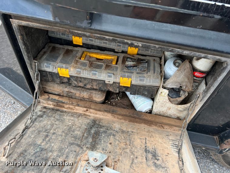 image for item LB9339 2013 Chevrolet 3500HD  Crew Cab flatbed pickup truck