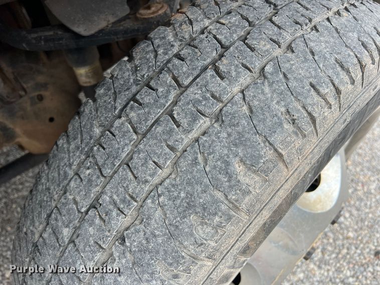 image for item LB9339 2013 Chevrolet 3500HD  Crew Cab flatbed pickup truck