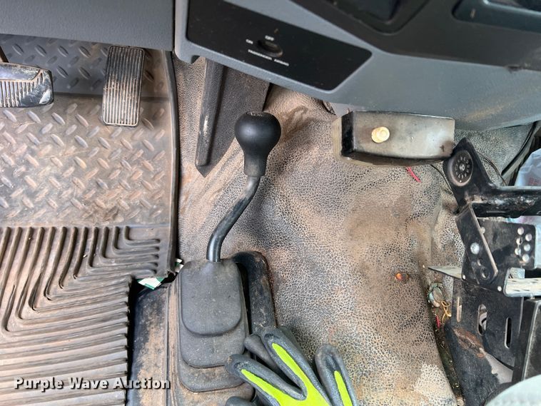 image for item LB9340 2011 Ford F250 Super Duty  SuperCab pickup truck