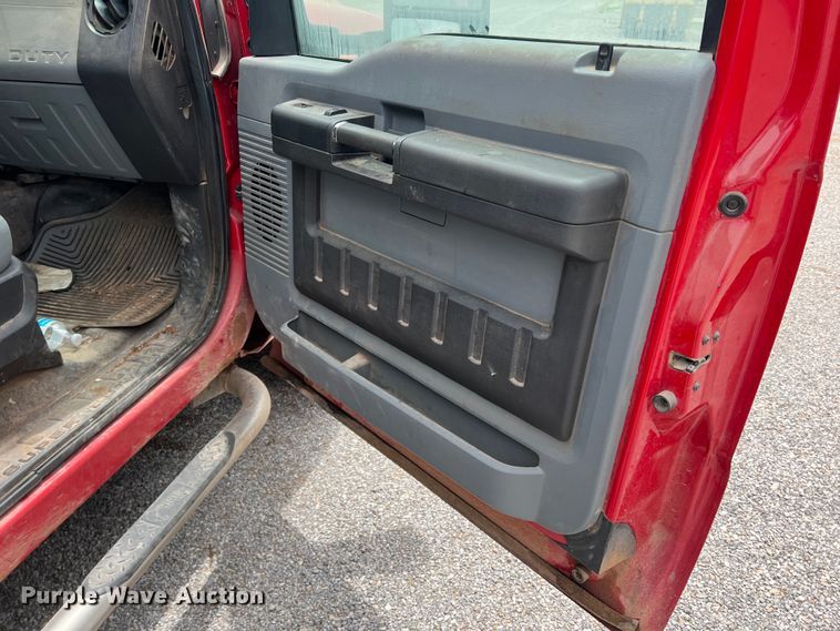 image for item LB9340 2011 Ford F250 Super Duty  SuperCab pickup truck