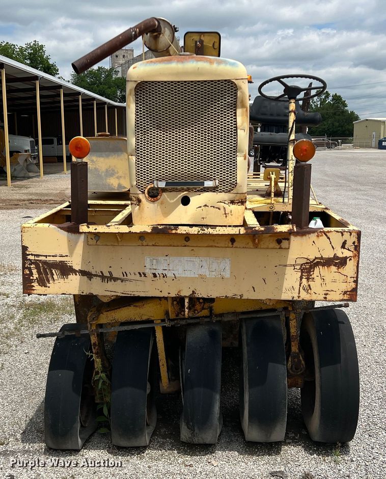 image for item LB9341 Ingram 9-2800-P  pneumatic roller