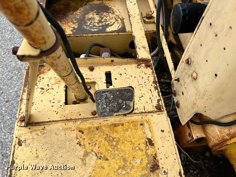 image for item LB9341 Ingram 9-2800-P  pneumatic roller