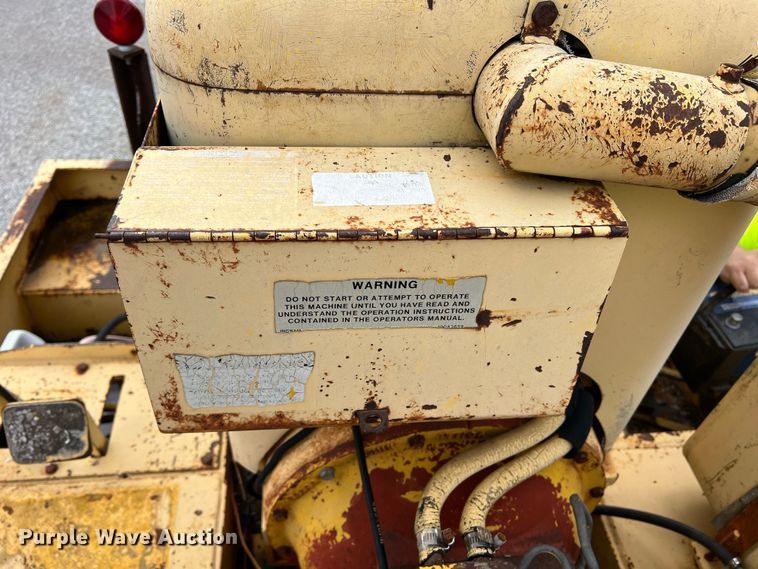 image for item LB9341 Ingram 9-2800-P  pneumatic roller