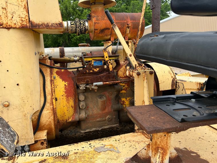 image for item LB9341 Ingram 9-2800-P  pneumatic roller