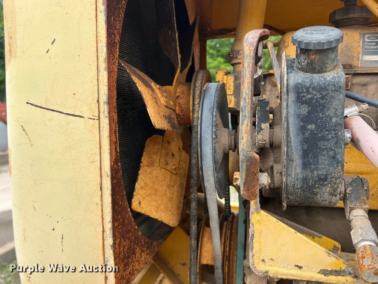 image for item LB9341 Ingram 9-2800-P  pneumatic roller