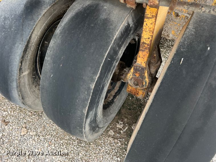 image for item LB9341 Ingram 9-2800-P  pneumatic roller