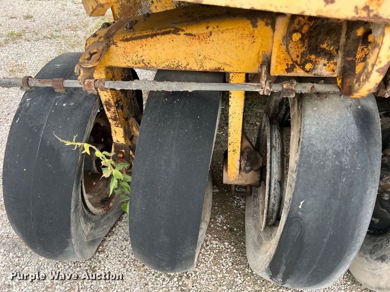 image for item LB9341 Ingram 9-2800-P  pneumatic roller