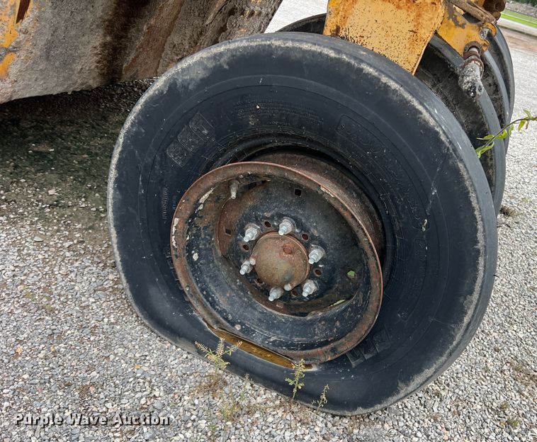 image for item LB9341 Ingram 9-2800-P  pneumatic roller