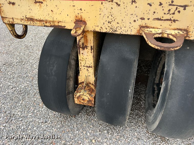 image for item LB9341 Ingram 9-2800-P  pneumatic roller