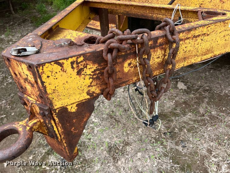 image for item LB9343 Wales MU-1000  oil distributor trailer