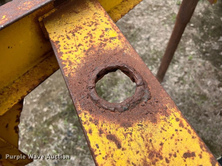 image for item LB9343 Wales MU-1000  oil distributor trailer