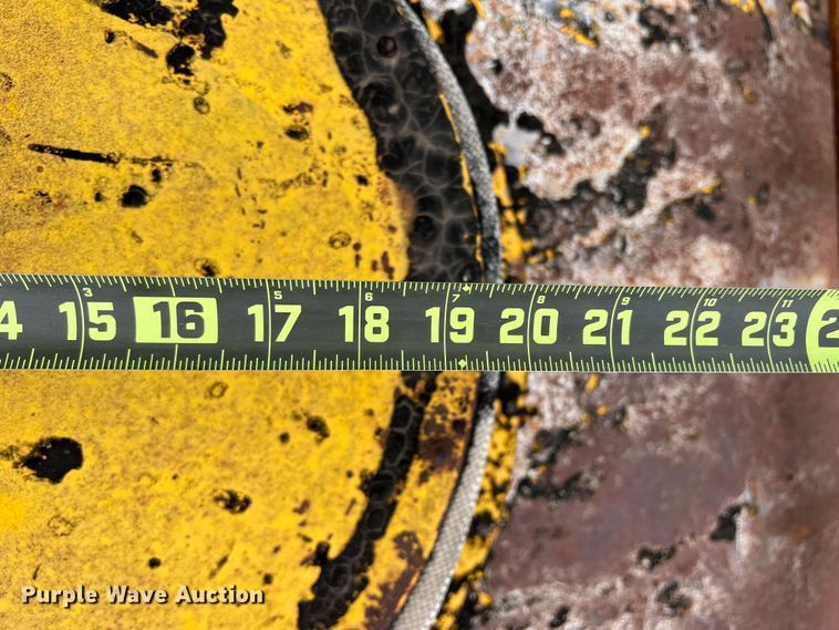 image for item LB9343 Wales MU-1000  oil distributor trailer