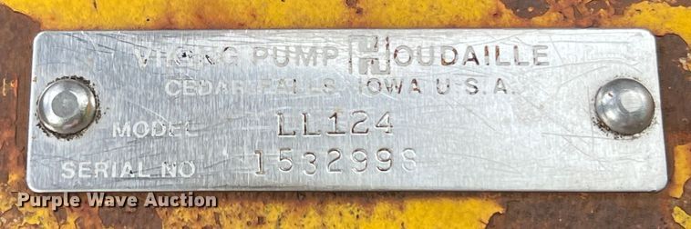 image for item LB9343 Wales MU-1000  oil distributor trailer