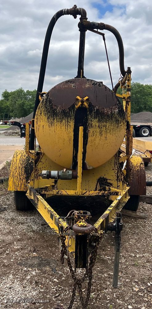 image for item LB9344 1983 Cleaver Brooks 2-B  melter applicator