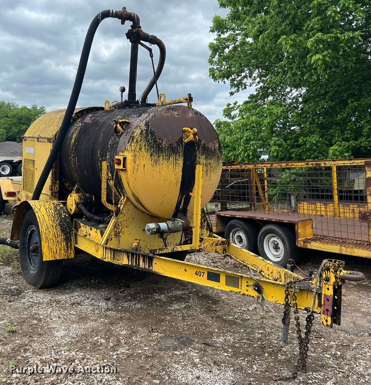 image for item LB9344 1983 Cleaver Brooks 2-B  melter applicator