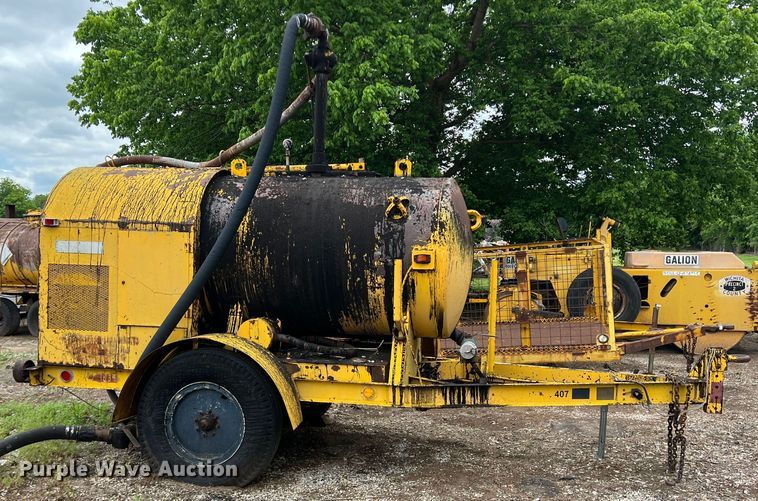 image for item LB9344 1983 Cleaver Brooks 2-B  melter applicator