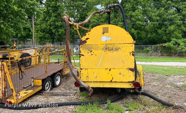 image for item LB9344 1983 Cleaver Brooks 2-B  melter applicator