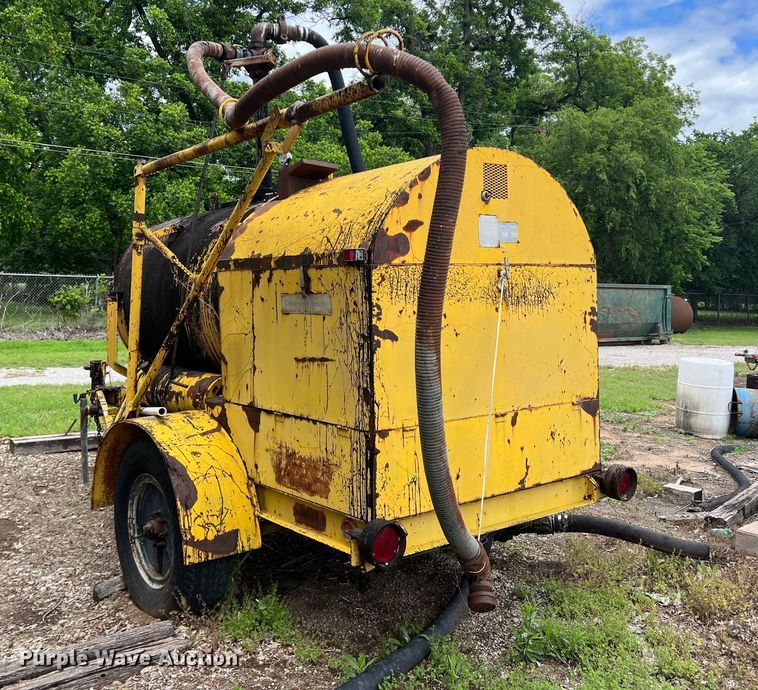 image for item LB9344 1983 Cleaver Brooks 2-B  melter applicator