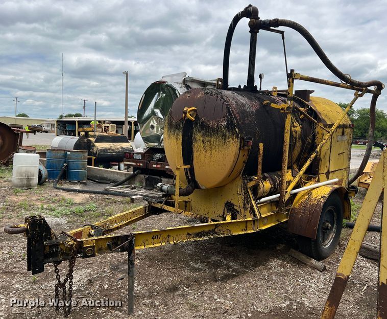 image for item LB9344 1983 Cleaver Brooks 2-B  melter applicator