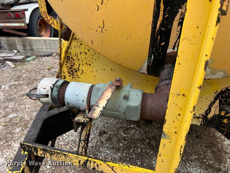 image for item LB9344 1983 Cleaver Brooks 2-B  melter applicator