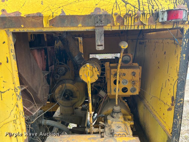 image for item LB9344 1983 Cleaver Brooks 2-B  melter applicator