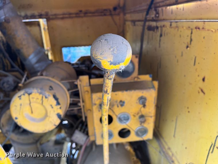 image for item LB9344 1983 Cleaver Brooks 2-B  melter applicator