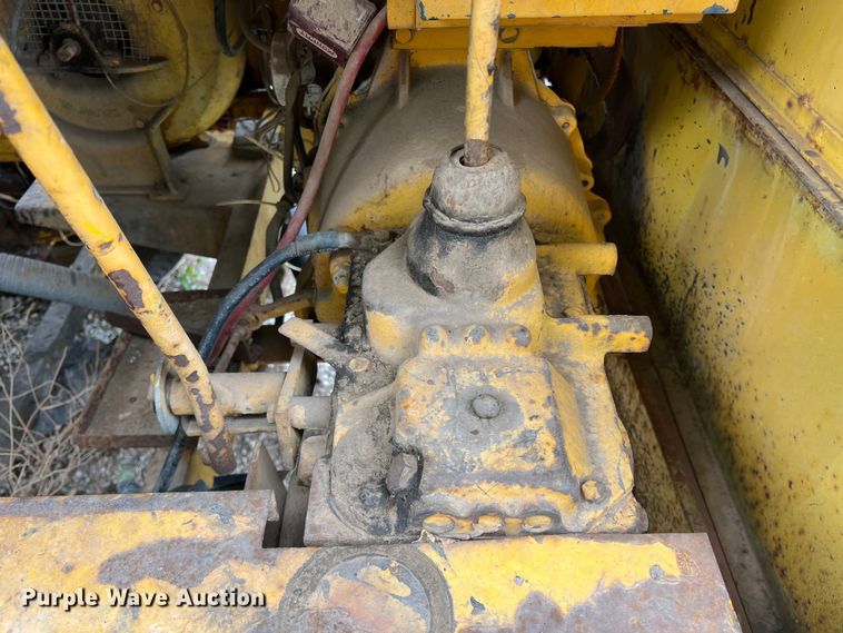 image for item LB9344 1983 Cleaver Brooks 2-B  melter applicator