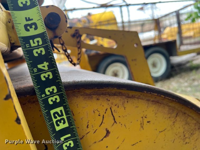 image for item LB9345 Galion  double drum roller