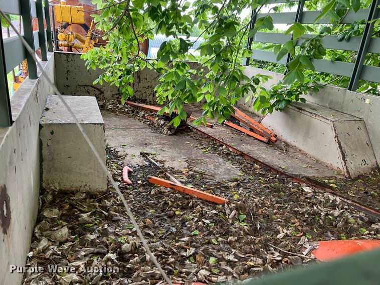 image for item LB9346 Johnson M105A2  utility trailer