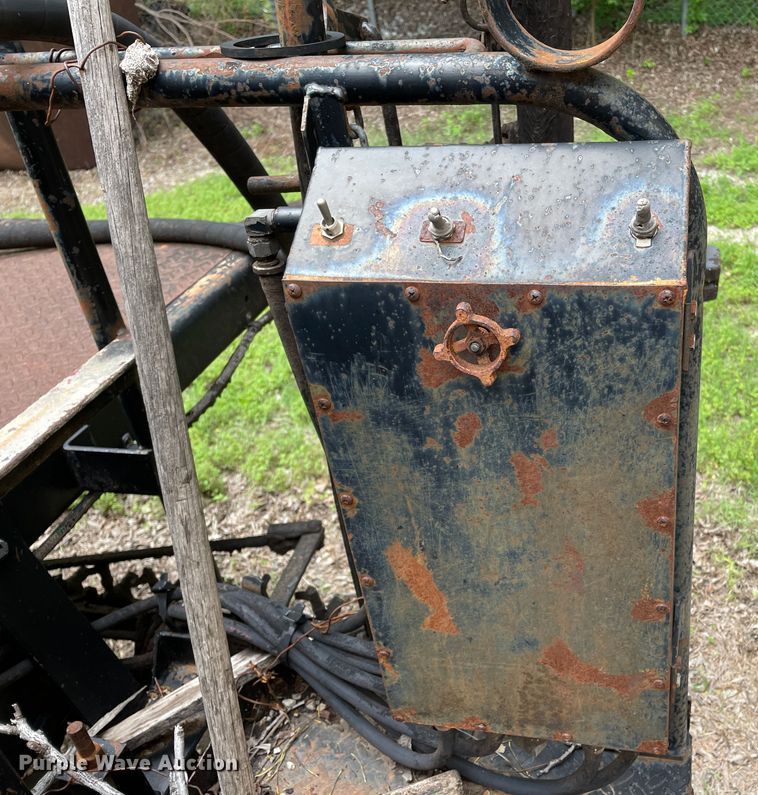 image for item LB9350 1987 Ford C800  oil distributor truck