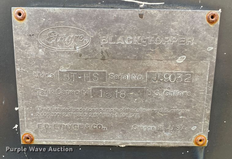 image for item LB9350 1987 Ford C800  oil distributor truck