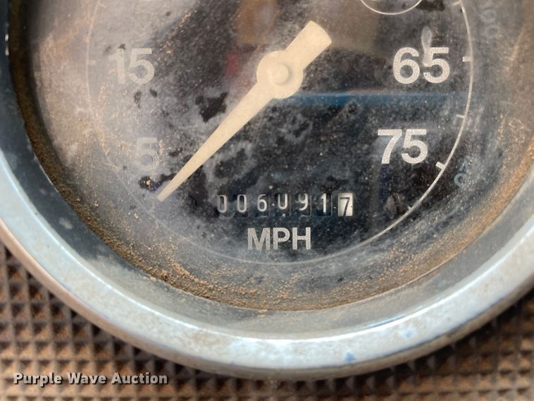 image for item LB9350 1987 Ford C800  oil distributor truck