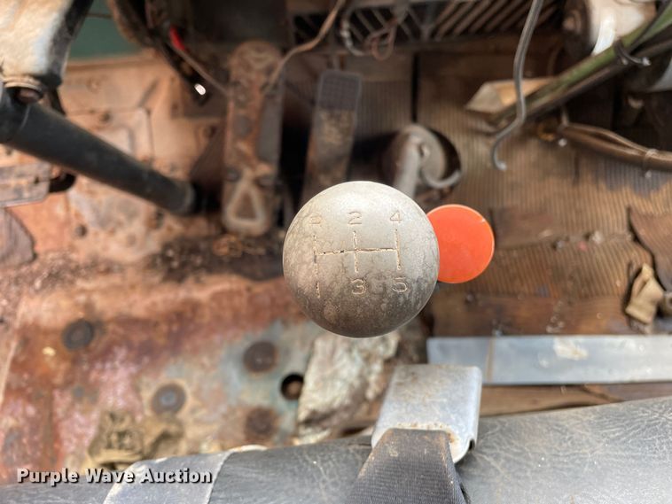 image for item LB9350 1987 Ford C800  oil distributor truck