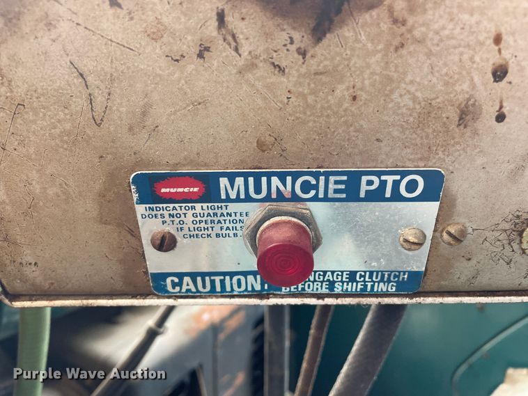 image for item LB9350 1987 Ford C800  oil distributor truck