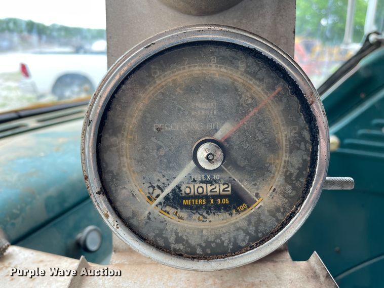 image for item LB9350 1987 Ford C800  oil distributor truck