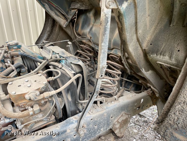 image for item LB9350 1987 Ford C800  oil distributor truck