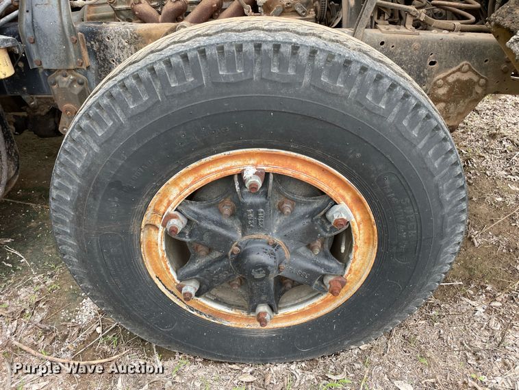 image for item LB9350 1987 Ford C800  oil distributor truck