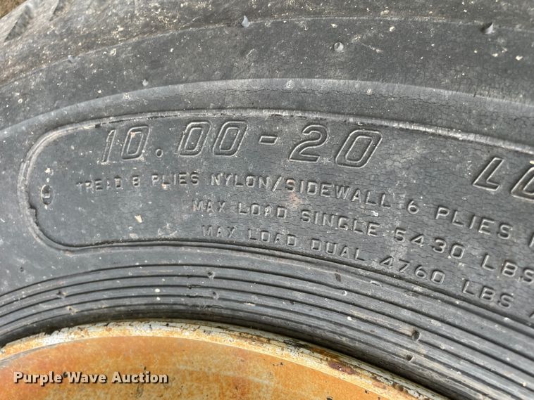 image for item LB9350 1987 Ford C800  oil distributor truck