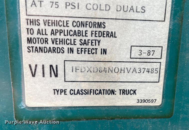 image for item LB9350 1987 Ford C800  oil distributor truck