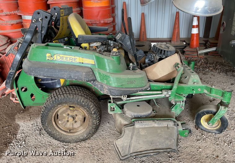 image for item LB9351 2010 John Deere 7 IRON II  ZTR lawn mower