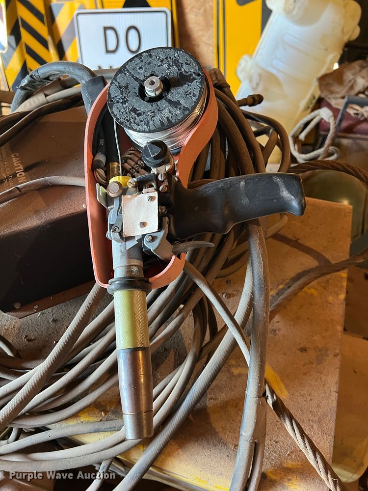 image for item LB9357 Sureweld 6CCK-331E/1F  welder/generator