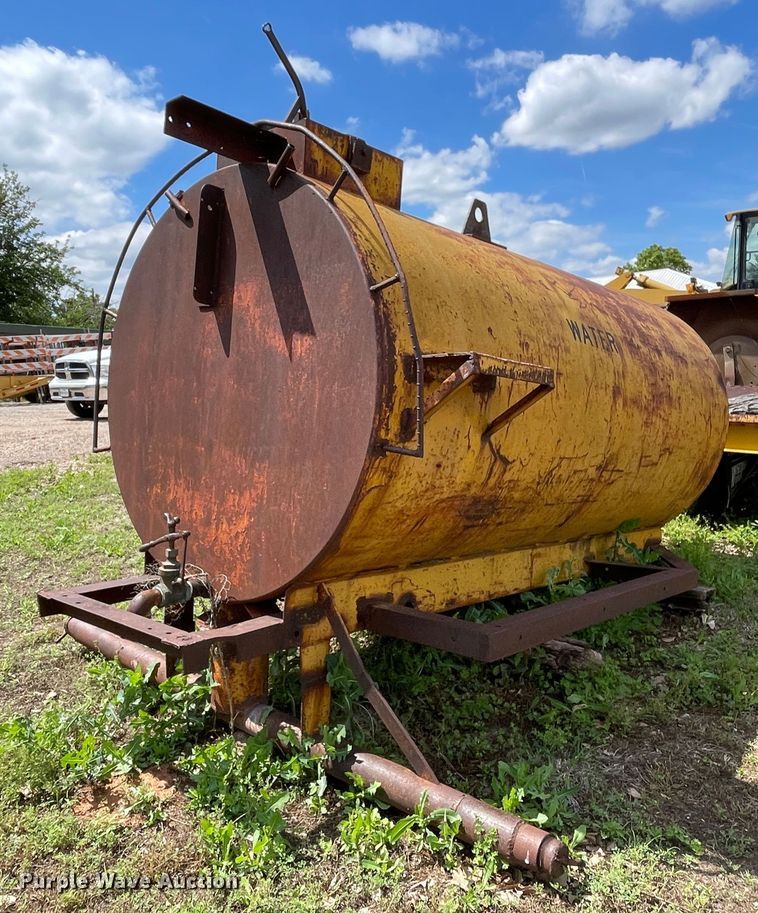 image for item LB9364 Steel water tank