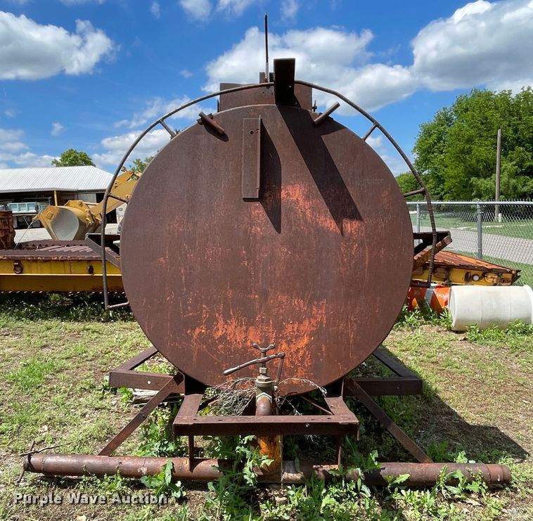 image for item LB9364 Steel water tank