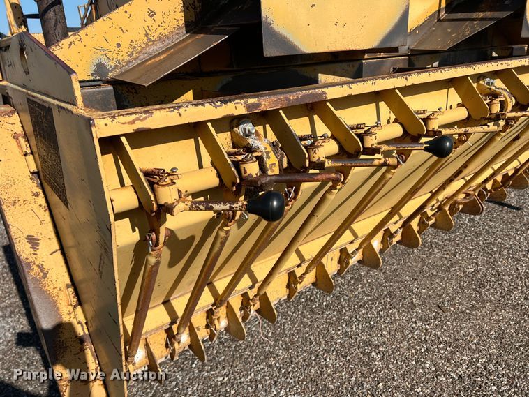 image for item LB9376 WHS 116  chip spreader