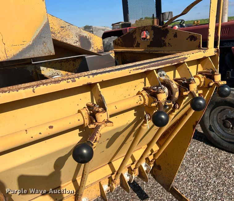 image for item LB9376 WHS 116  chip spreader