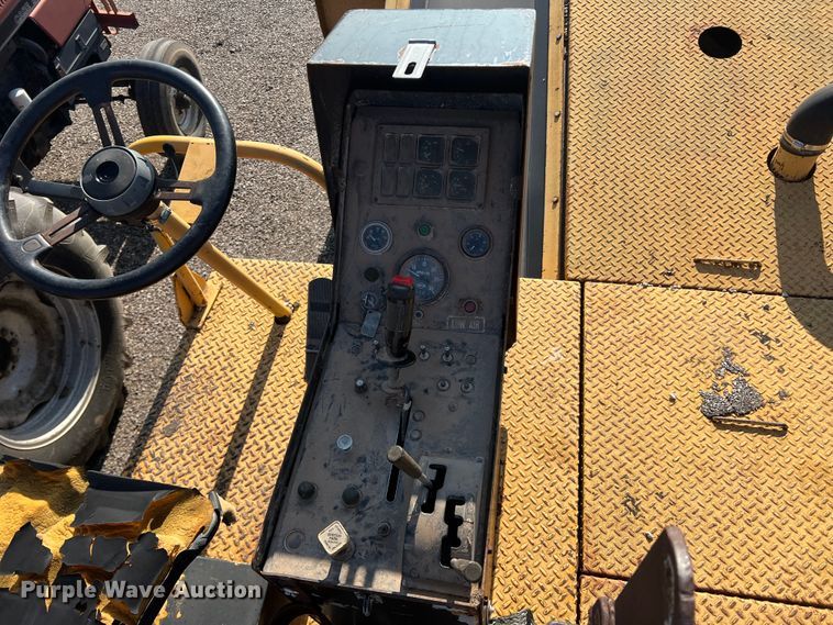 image for item LB9376 WHS 116  chip spreader