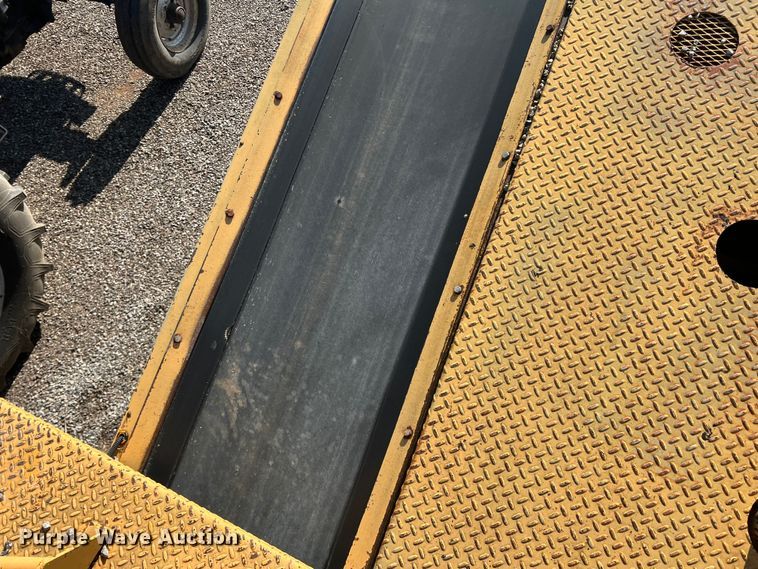 image for item LB9376 WHS 116  chip spreader