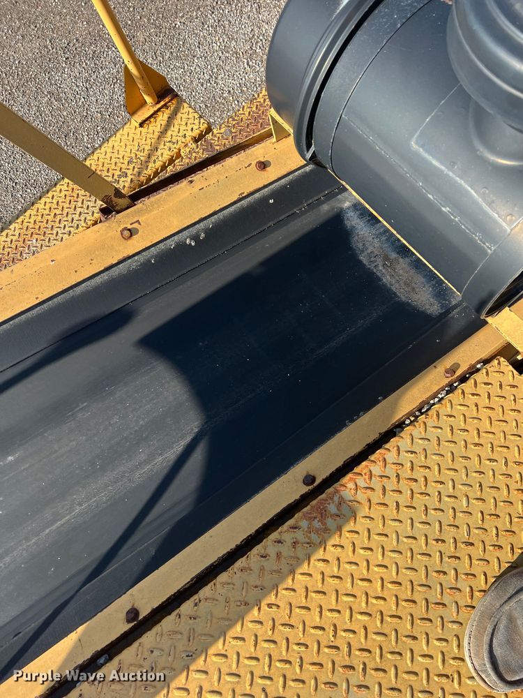 image for item LB9376 WHS 116  chip spreader