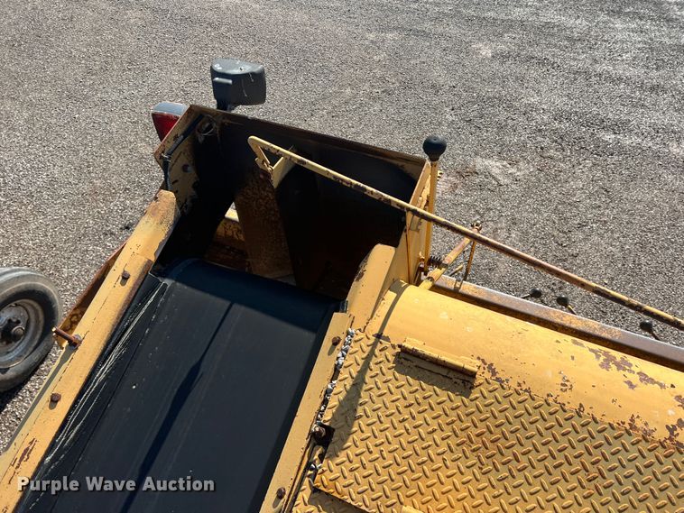 image for item LB9376 WHS 116  chip spreader